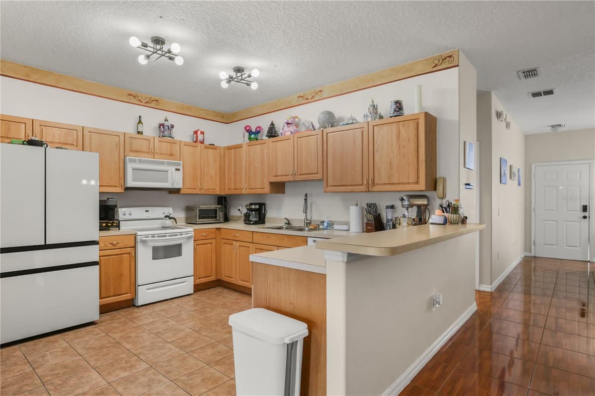 3141 SUN LAKE COURT — photo 10 of 26