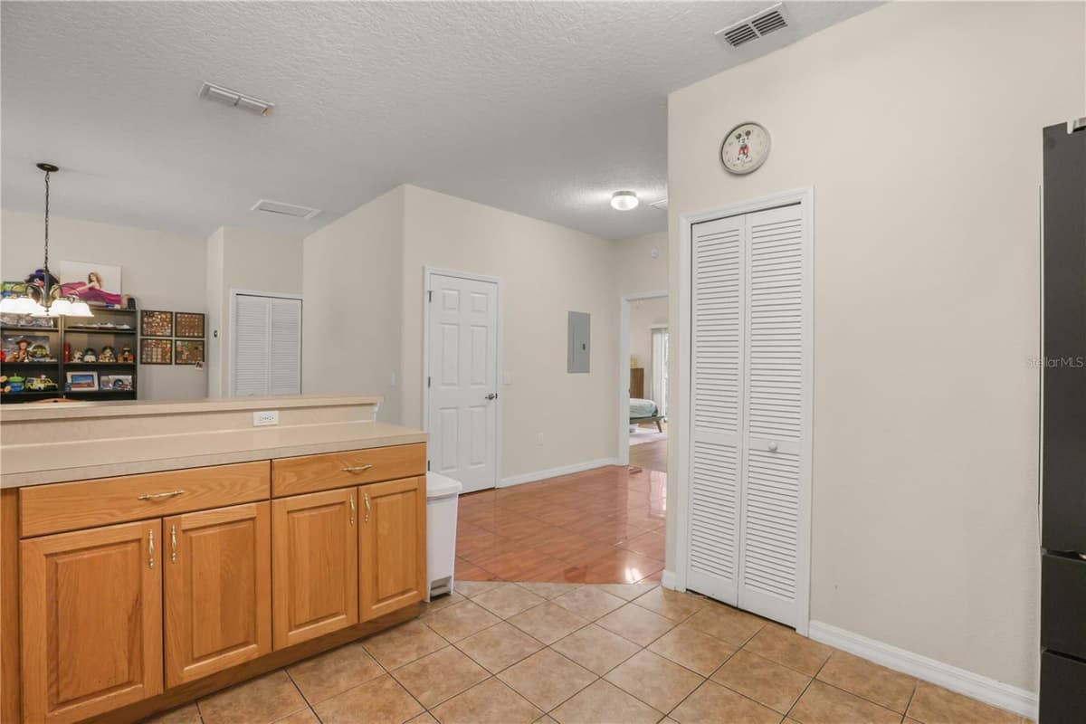 3141 SUN LAKE COURT — photo 13 of 26