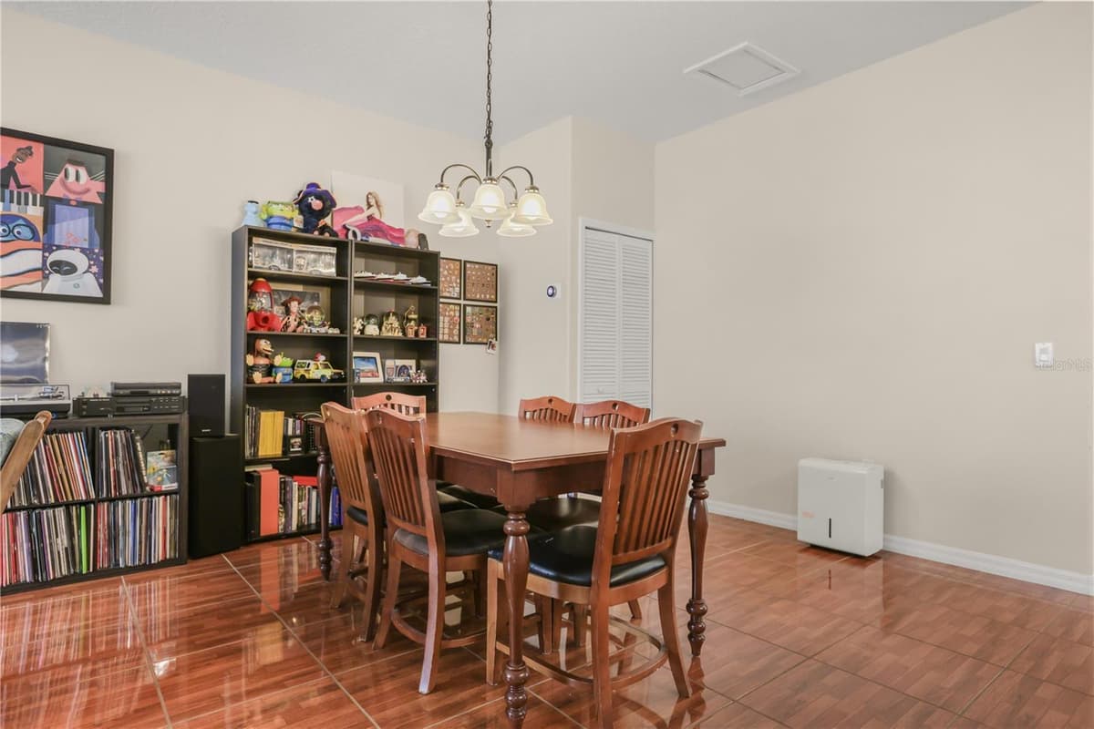 3141 SUN LAKE COURT — photo 8 of 26