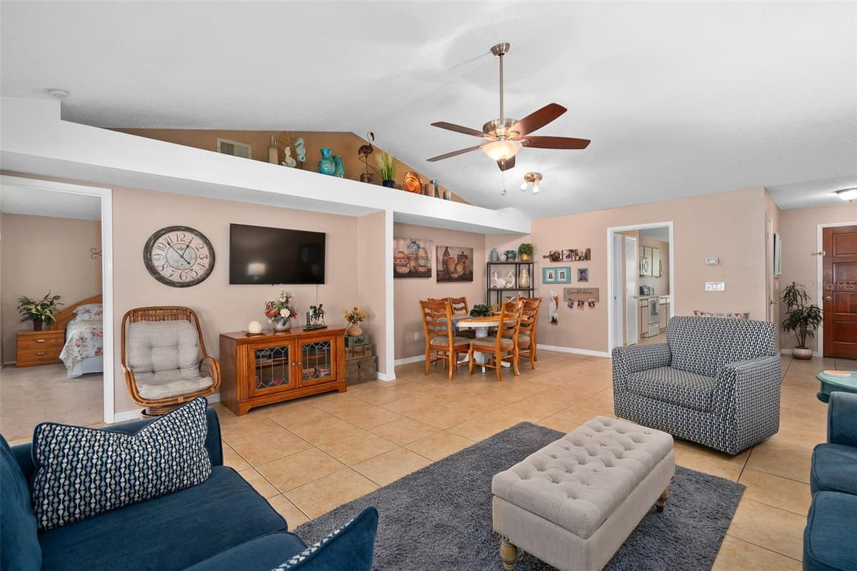 1047 HORNBEAM STREET — photo 4 of 24
