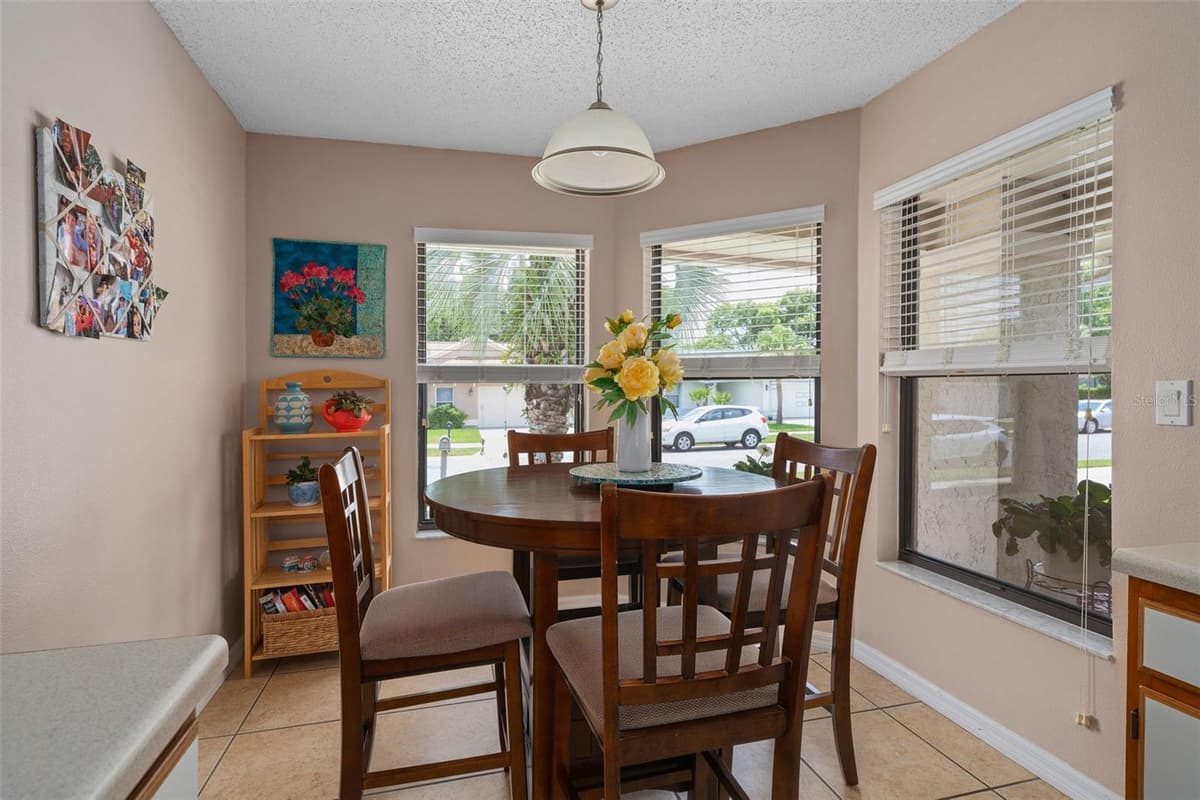 1047 HORNBEAM STREET — photo 9 of 24