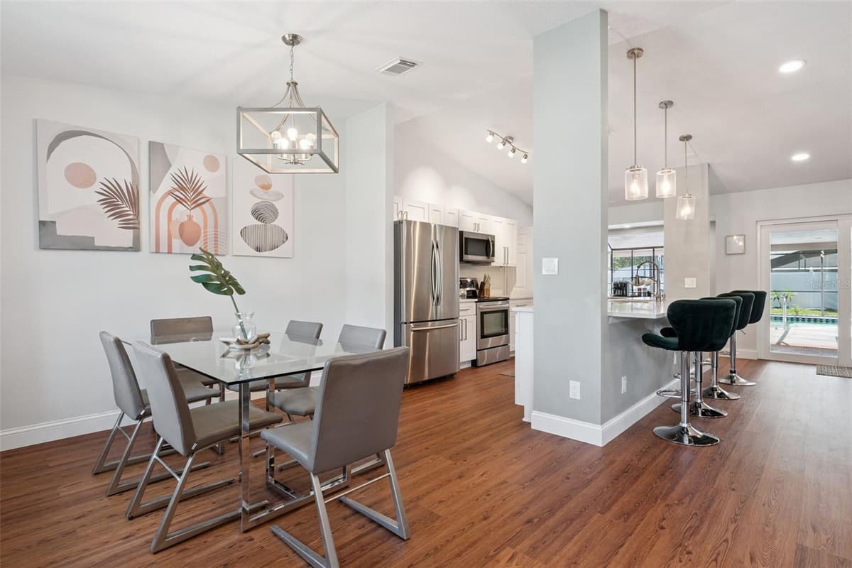 8714 HILL PINE ROAD — photo 10 of 40