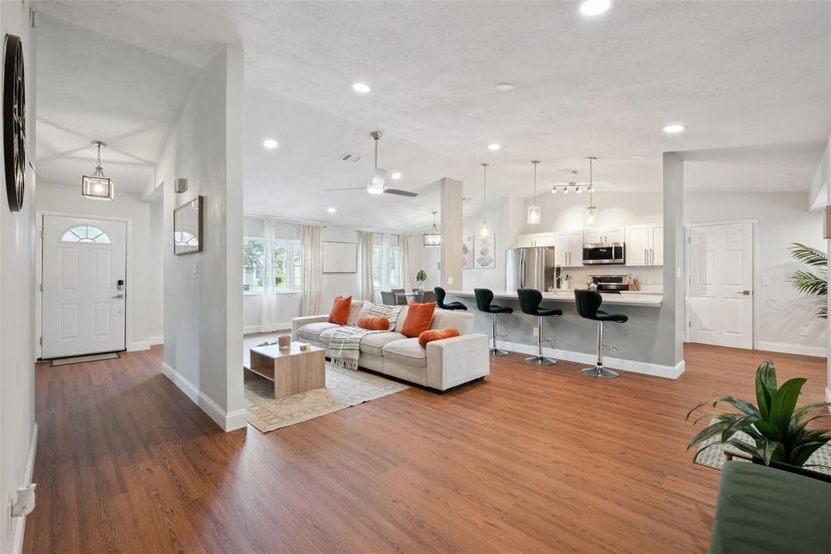 8714 HILL PINE ROAD — photo 4 of 40