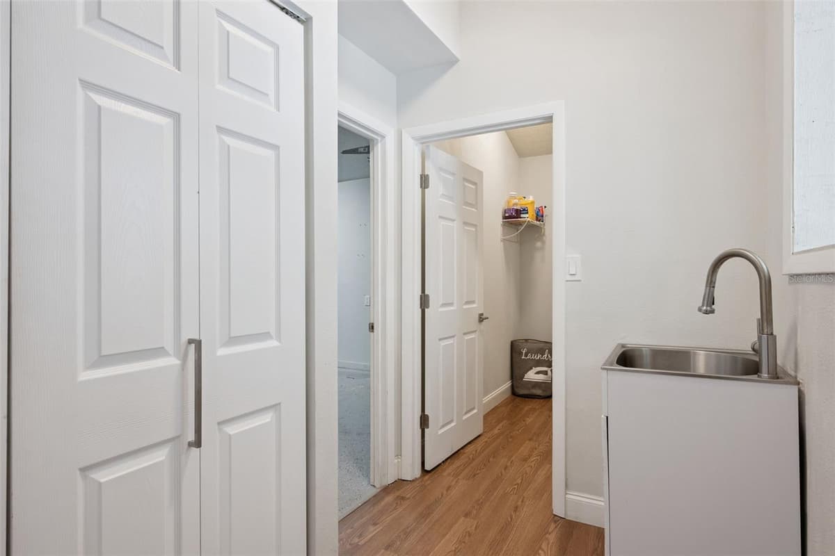8714 HILL PINE ROAD — photo 19 of 40