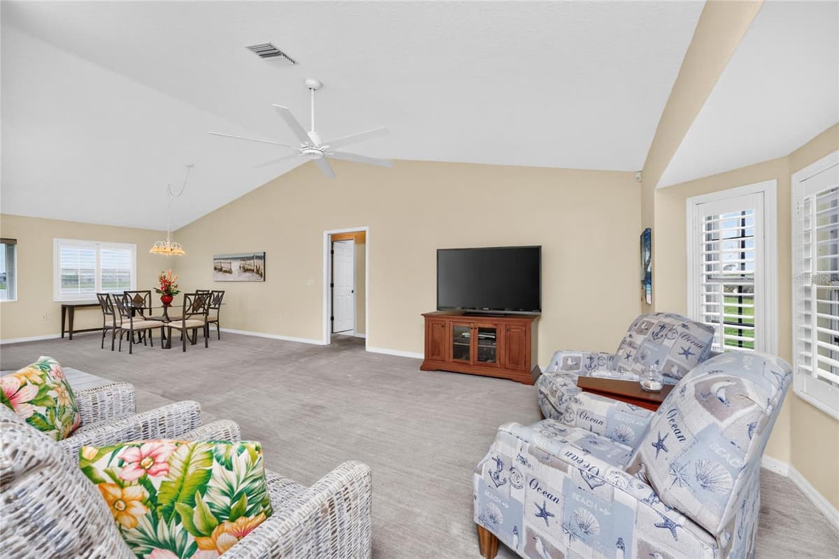 31 MEADOWLARK LANE — photo 13 of 47