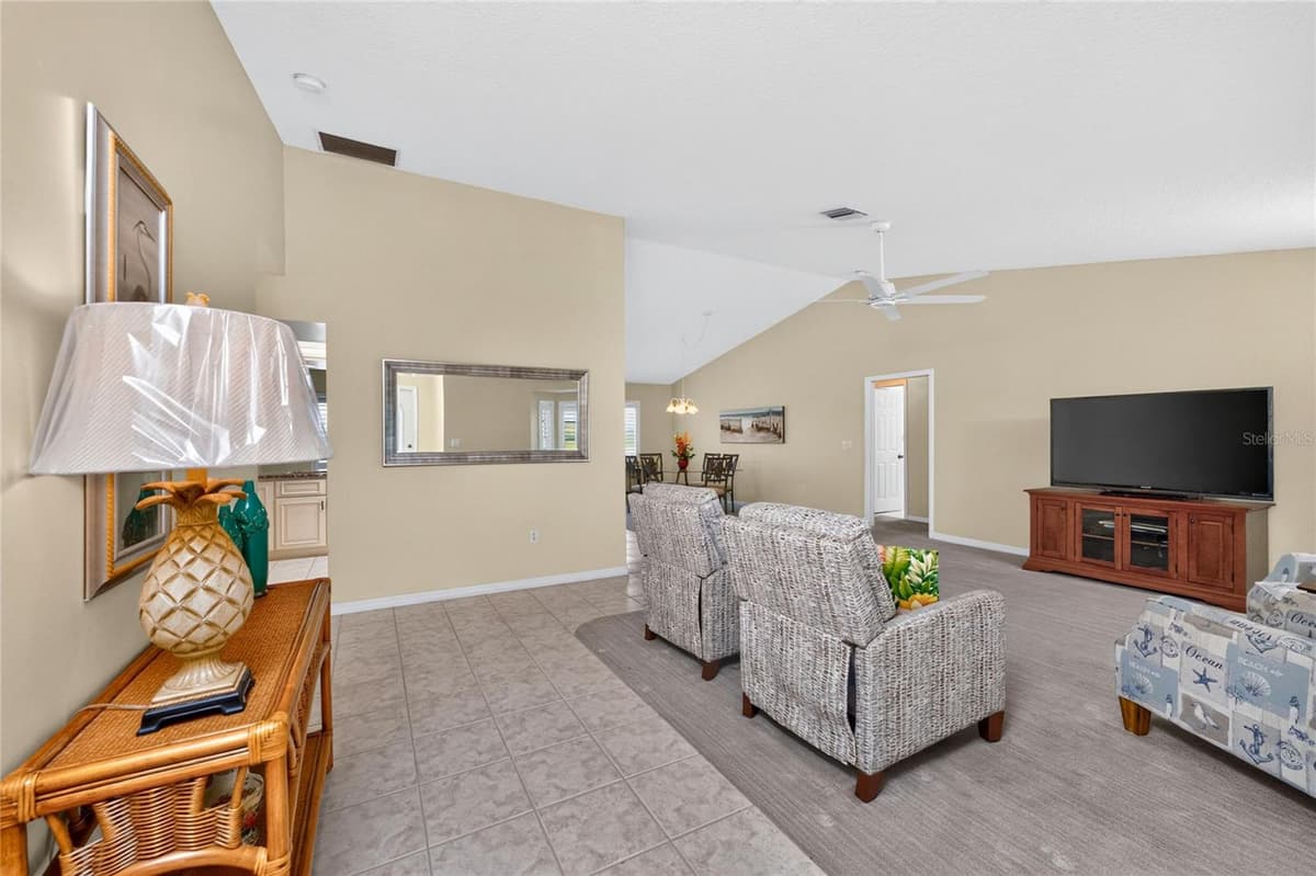 31 MEADOWLARK LANE — photo 11 of 47