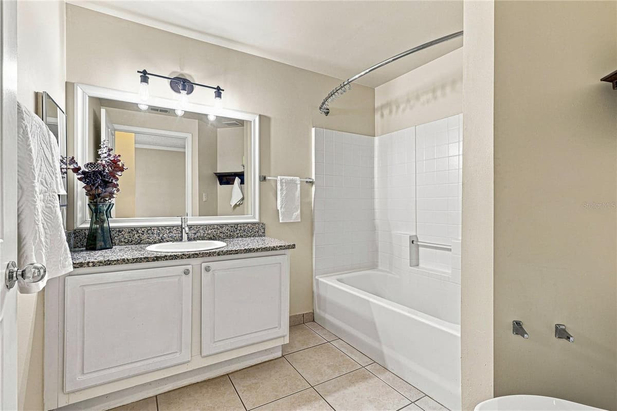 5459 BENTGRASS DRIVE — photo 13 of 24