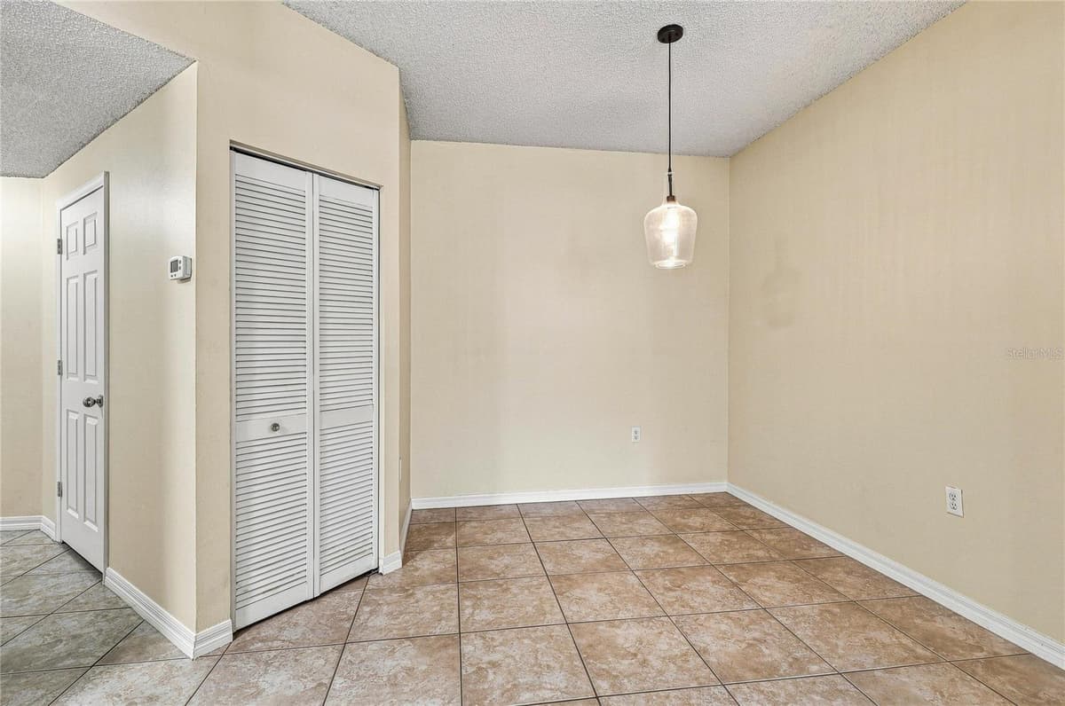 5459 BENTGRASS DRIVE — photo 2 of 24