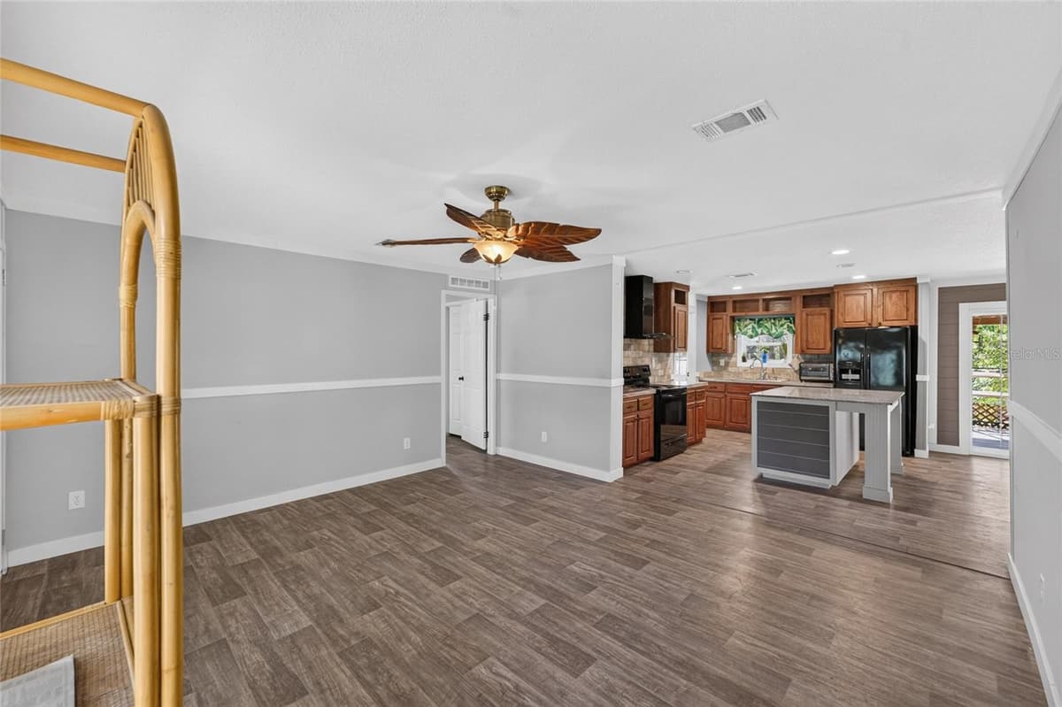 4830 121 AVENUE — photo 13 of 51