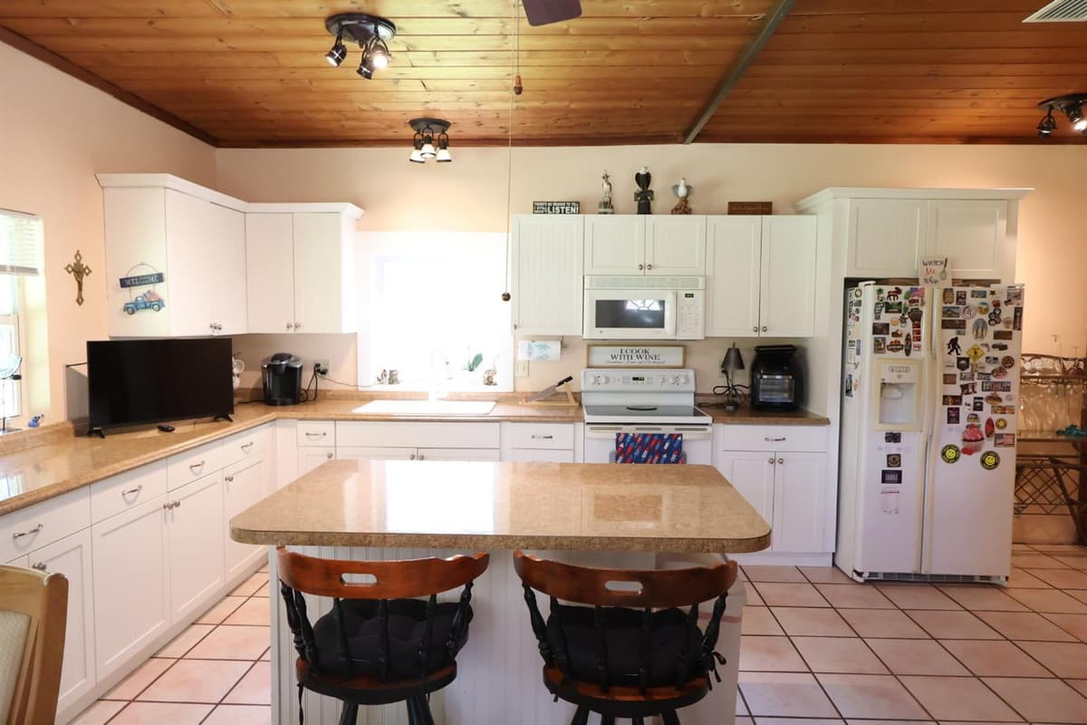 3250 TAYLOR ROAD — photo 10 of 23