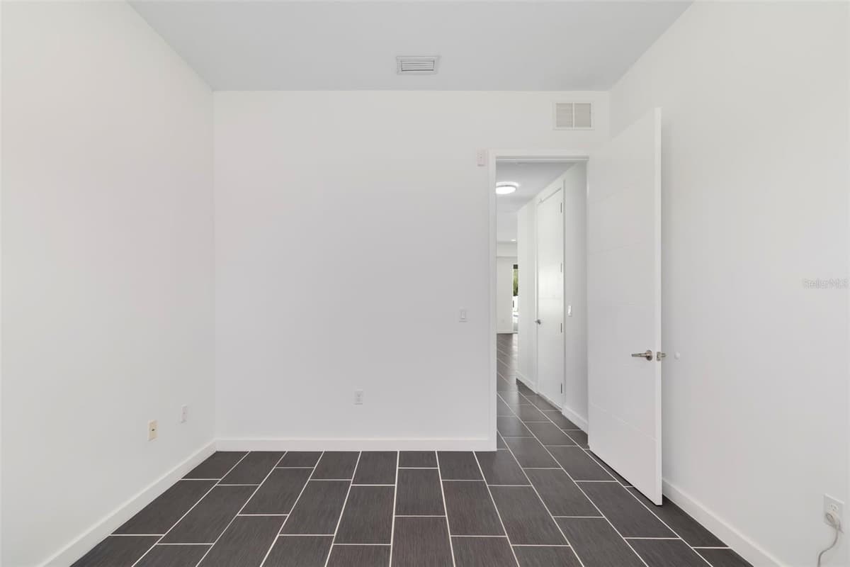 4524 RIVERWOOD AVENUE — photo 39 of 67