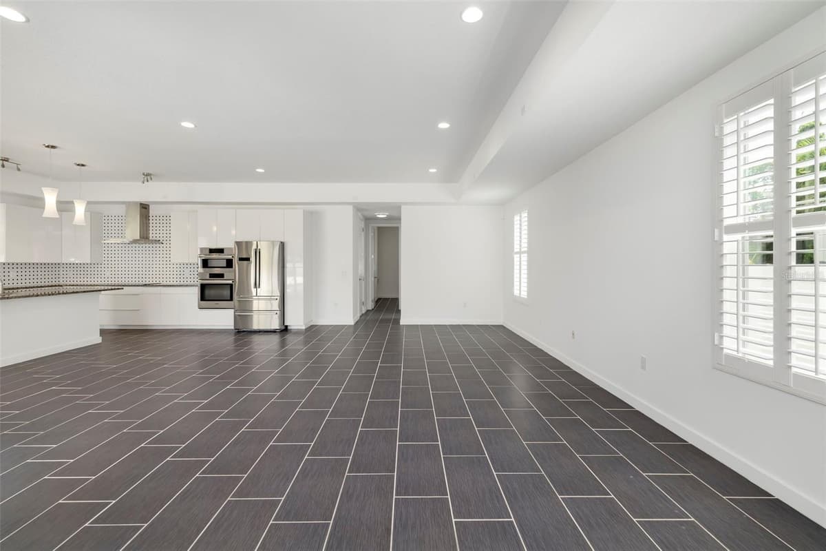 4524 RIVERWOOD AVENUE — photo 14 of 67