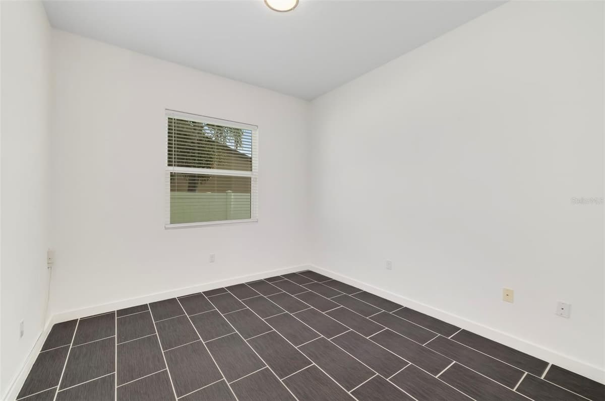 4524 RIVERWOOD AVENUE — photo 38 of 67