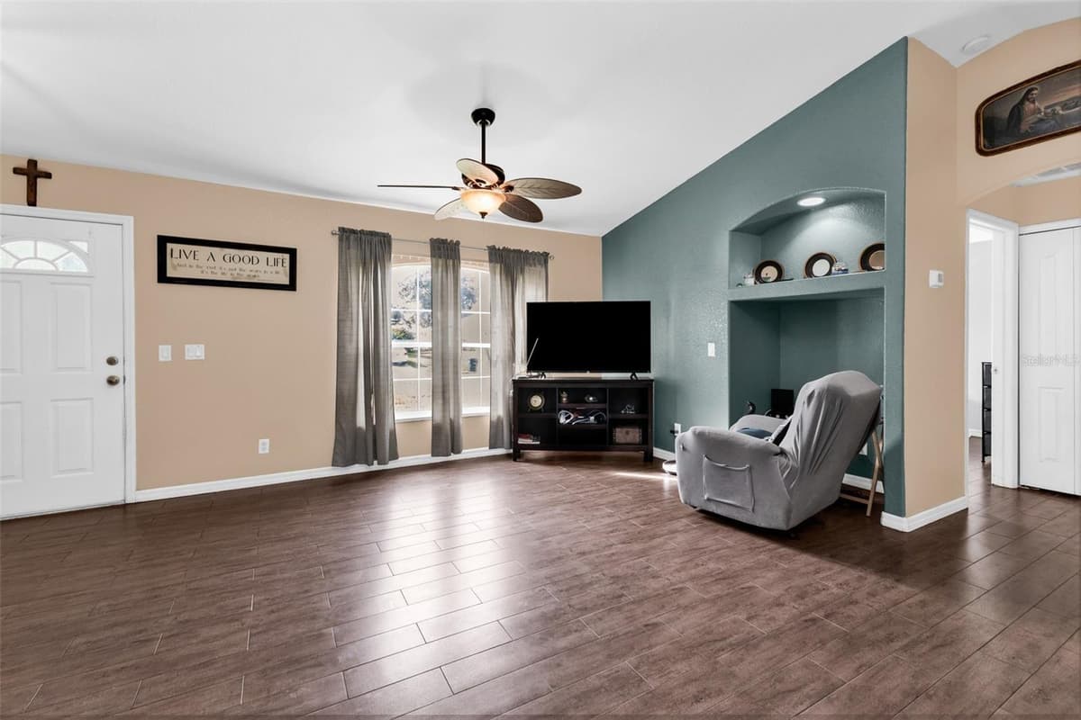 3237 CLEARFIELD STREET — photo 5 of 35