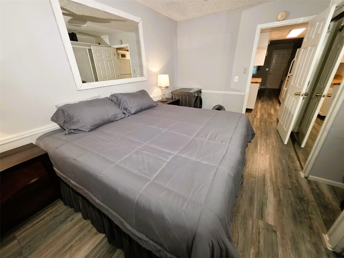 1865 MAZO MANOR — photo 13 of 20