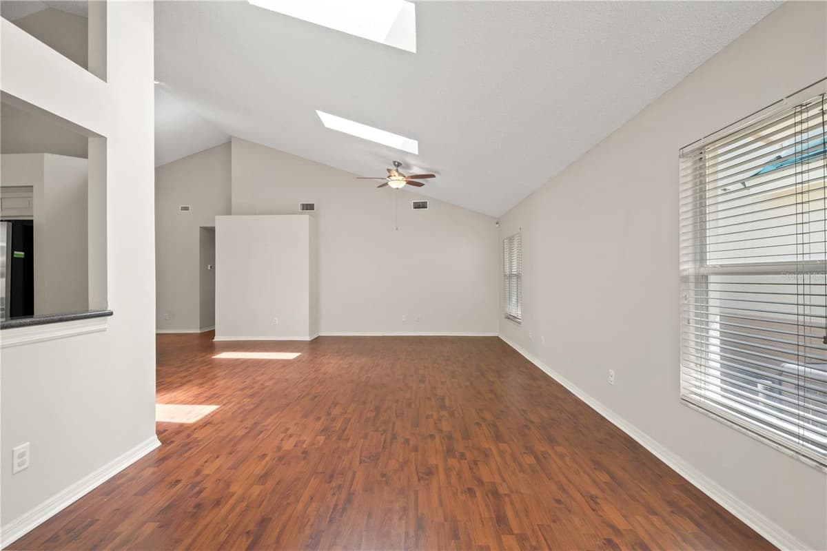 6005 FAIRWAY PALMS COURT — photo 11 of 58
