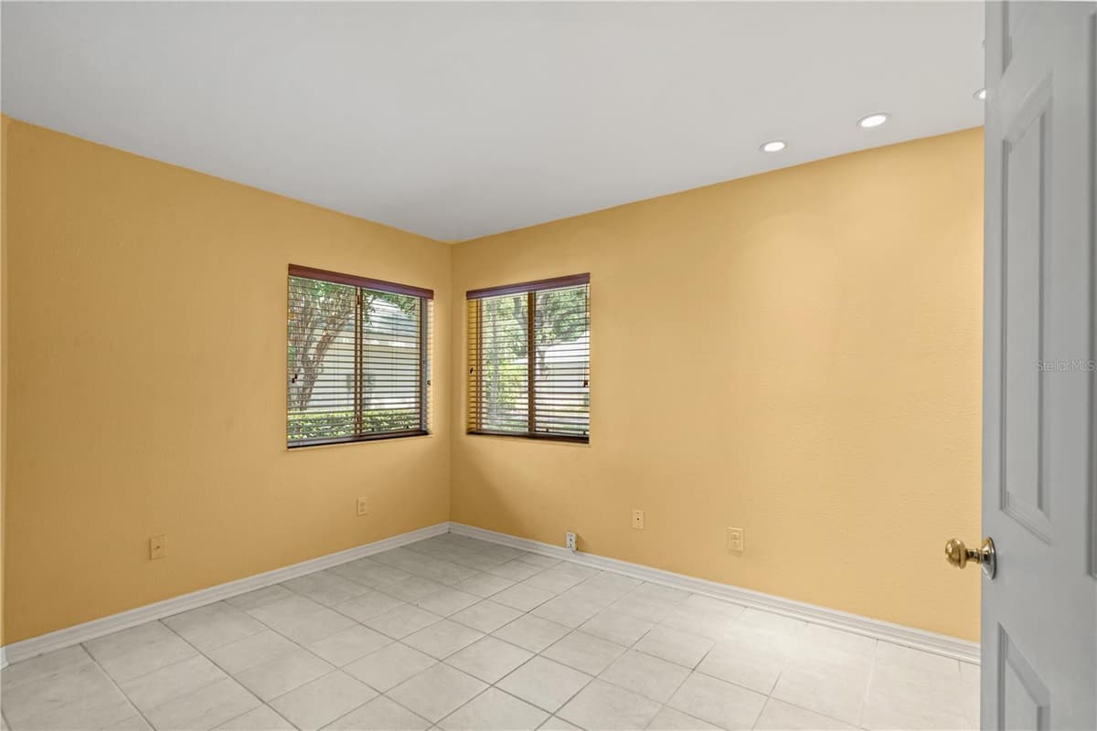 6005 FAIRWAY PALMS COURT — photo 37 of 58