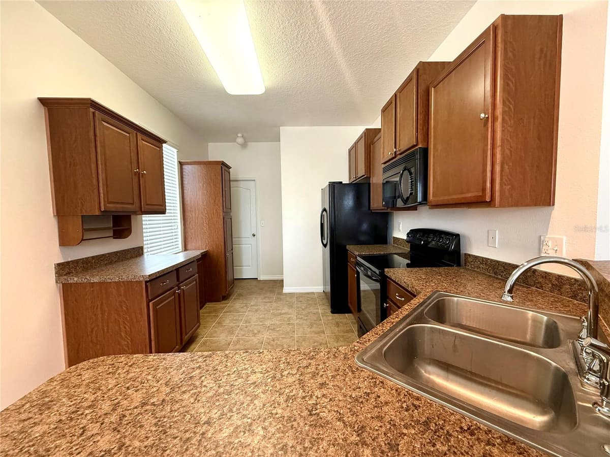 2616 WALDEN WOODS DRIVE — photo 9 of 55