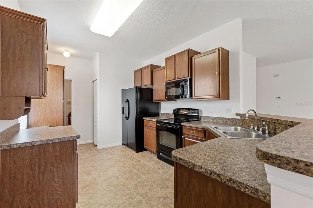 2616 WALDEN WOODS DRIVE — photo 4 of 55