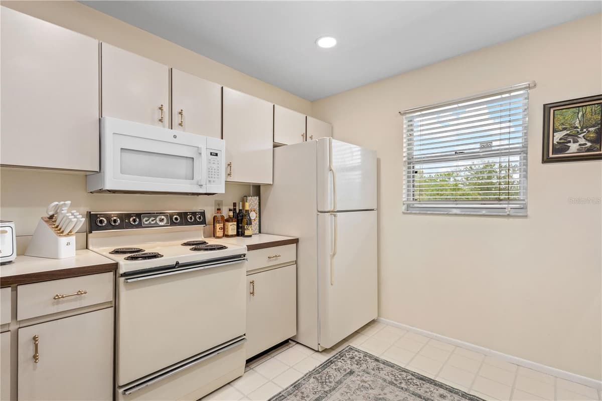 3620 IRONWOOD CIRCLE — photo 12 of 36