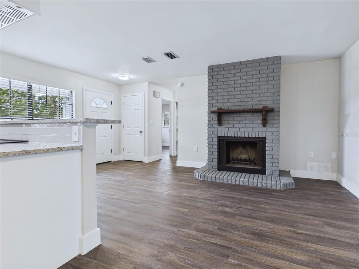 457 WATER ROAD — photo 5 of 21