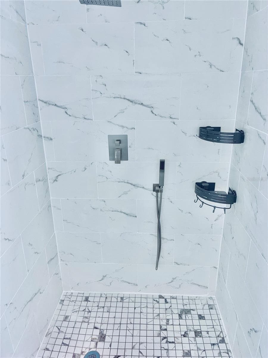 457 WATER ROAD — photo 11 of 21