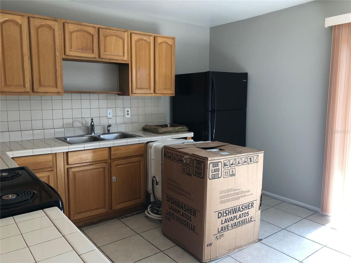 8104 WOODDUCK DRIVE — photo 4 of 18