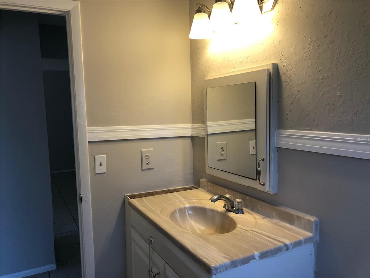 8104 WOODDUCK DRIVE — photo 12 of 18
