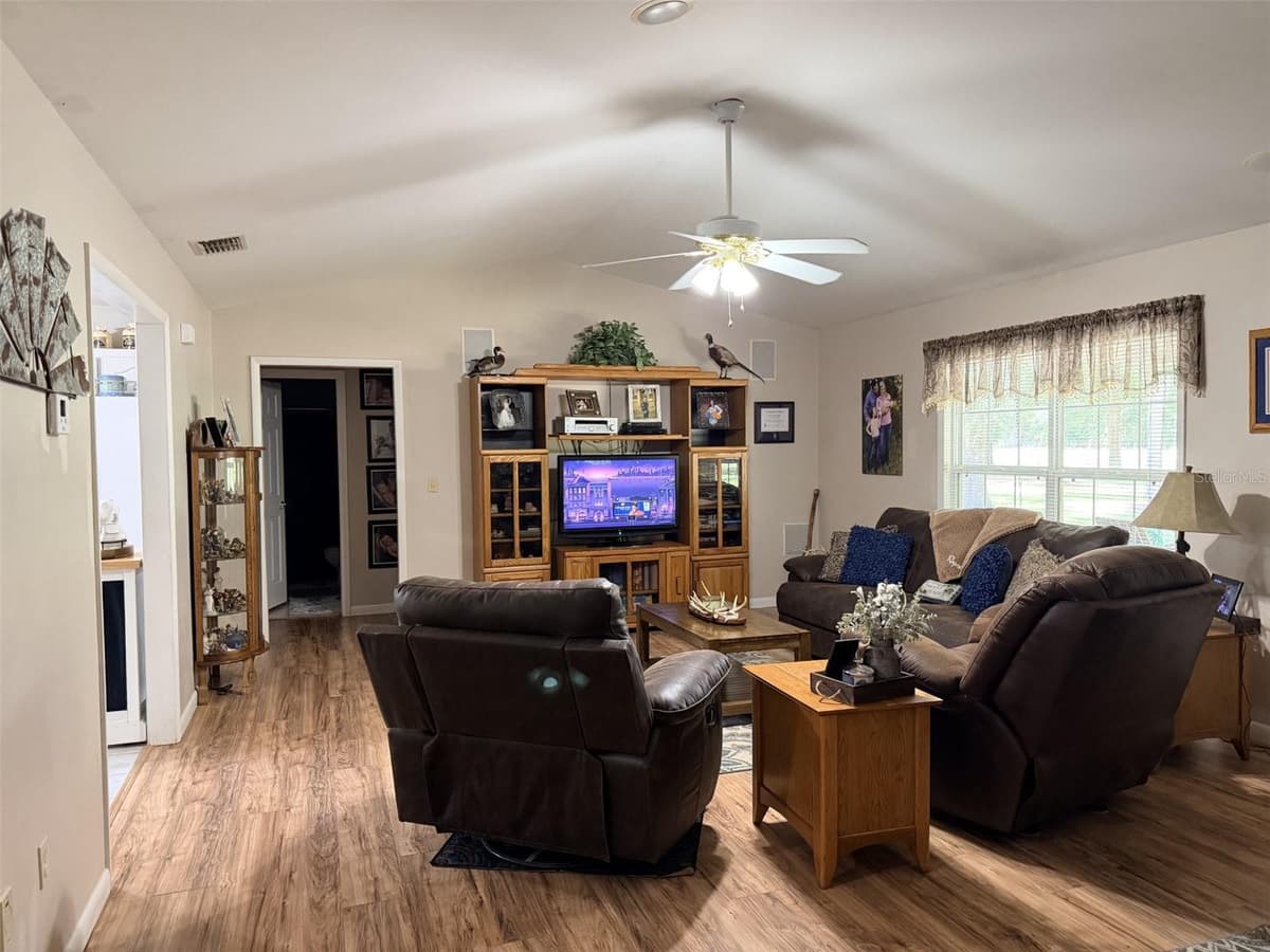 6051 81ST PLACE — photo 3 of 21