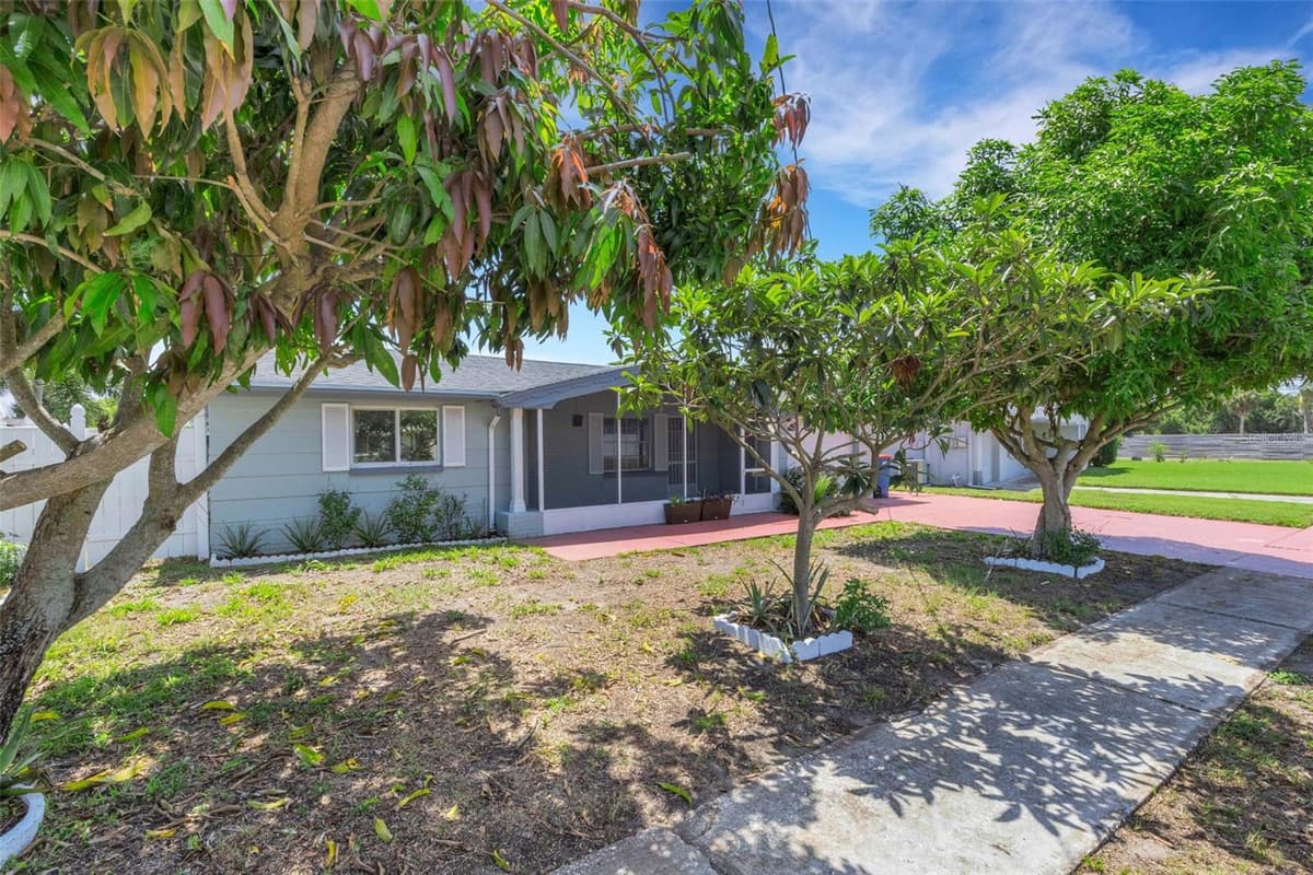 1240 TRUNKFISH DRIVE — photo 2 of 32