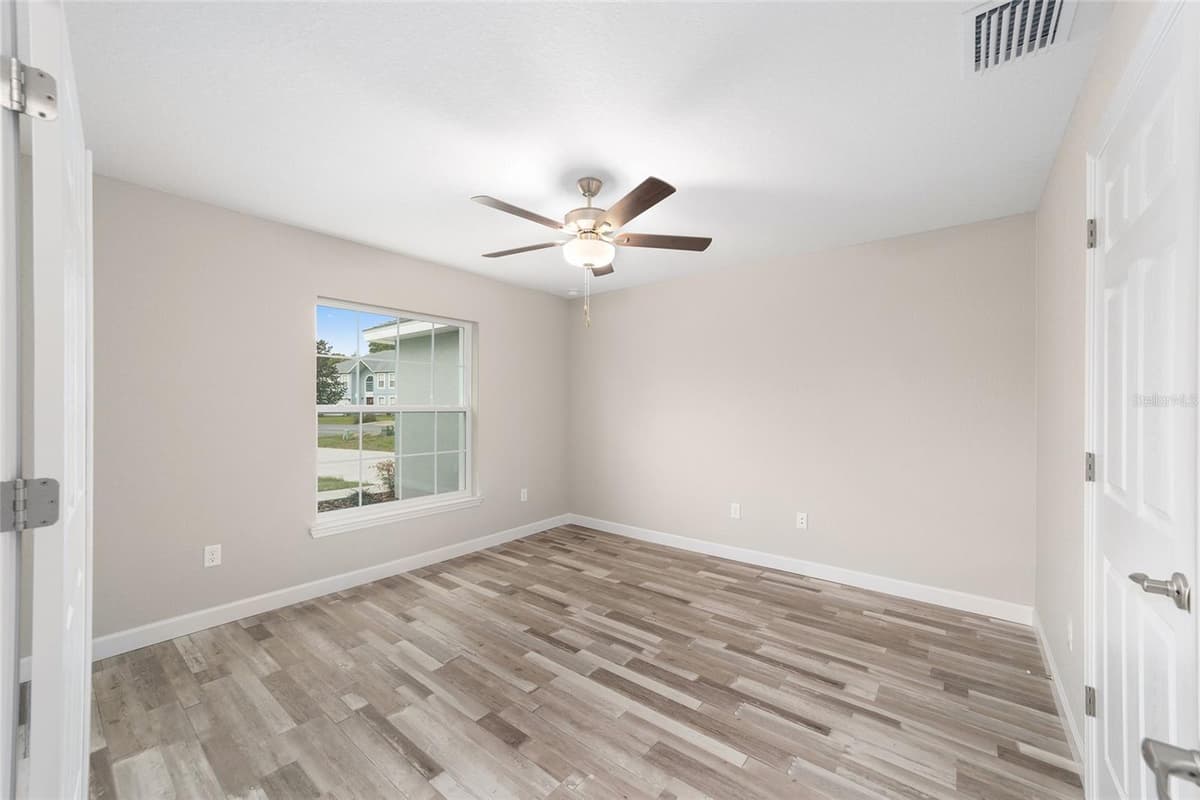 4190 98TH STREET — photo 6 of 43