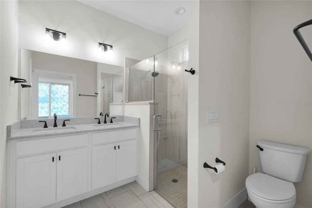 12039 LAKESHORE WAY — photo 17 of 39