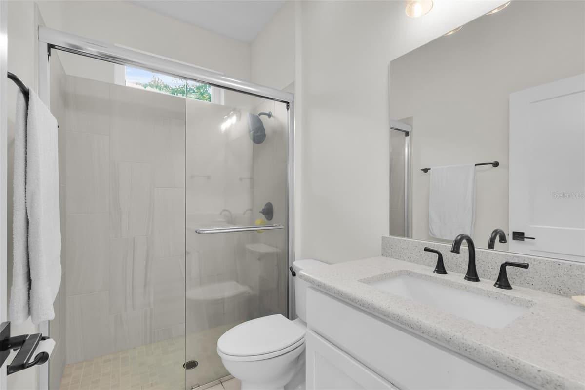 12039 LAKESHORE WAY — photo 15 of 39