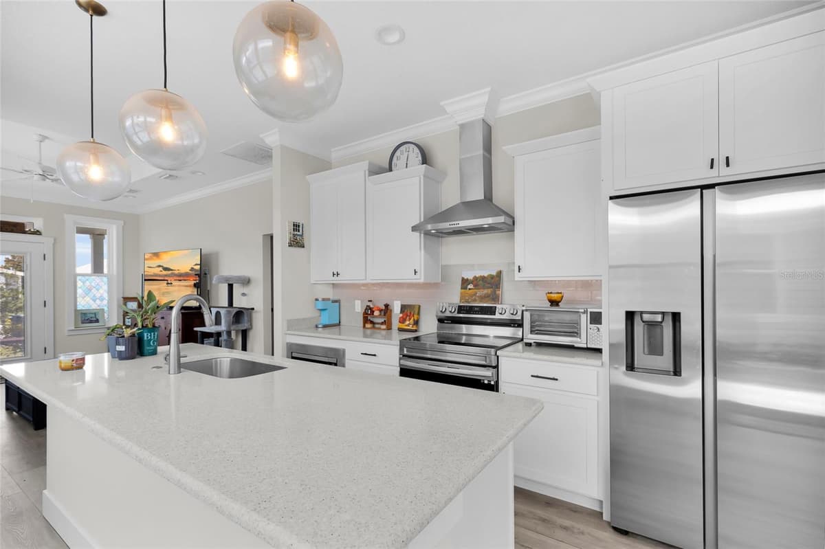 12039 LAKESHORE WAY — photo 10 of 39
