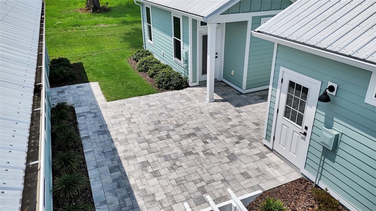 12039 LAKESHORE WAY — photo 34 of 39