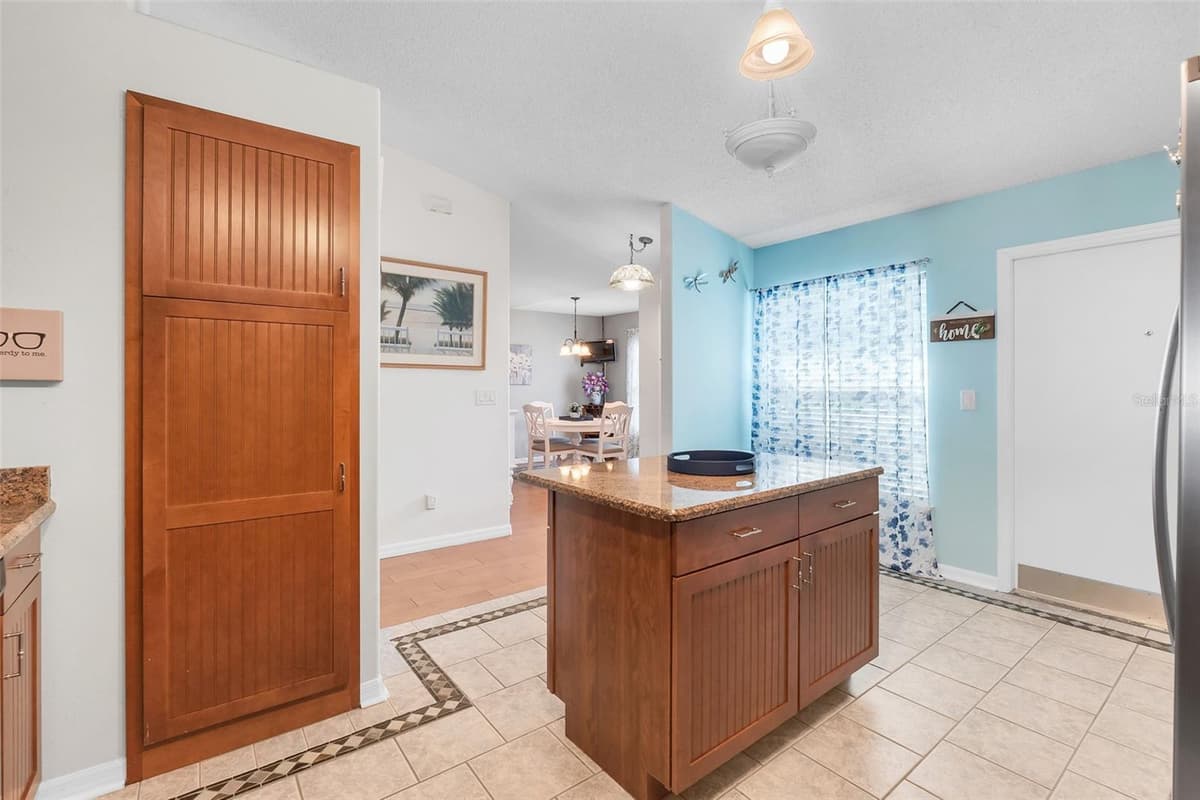 2115 KORAT LANE — photo 11 of 33