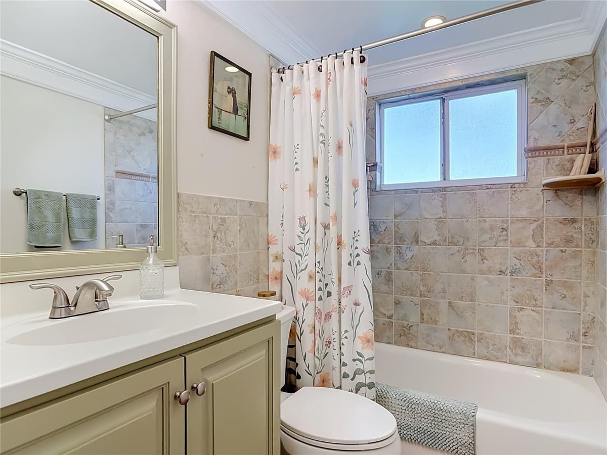 906 FERNALD STREET — photo 34 of 38