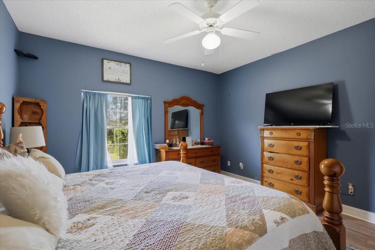 56 WESTBURY LANE — photo 37 of 64