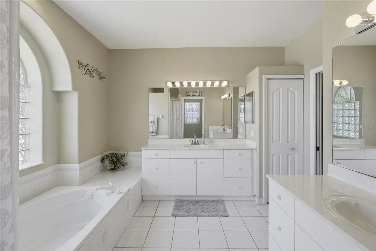 56 WESTBURY LANE — photo 34 of 64