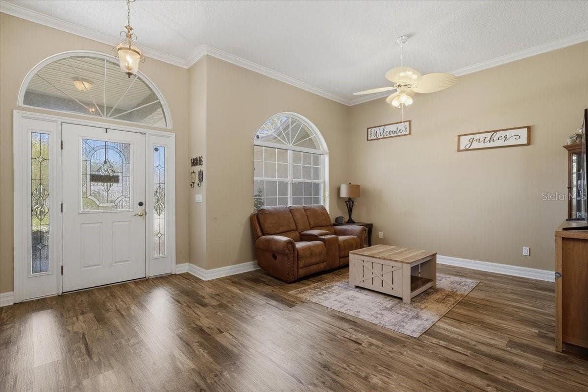 56 WESTBURY LANE — photo 4 of 64