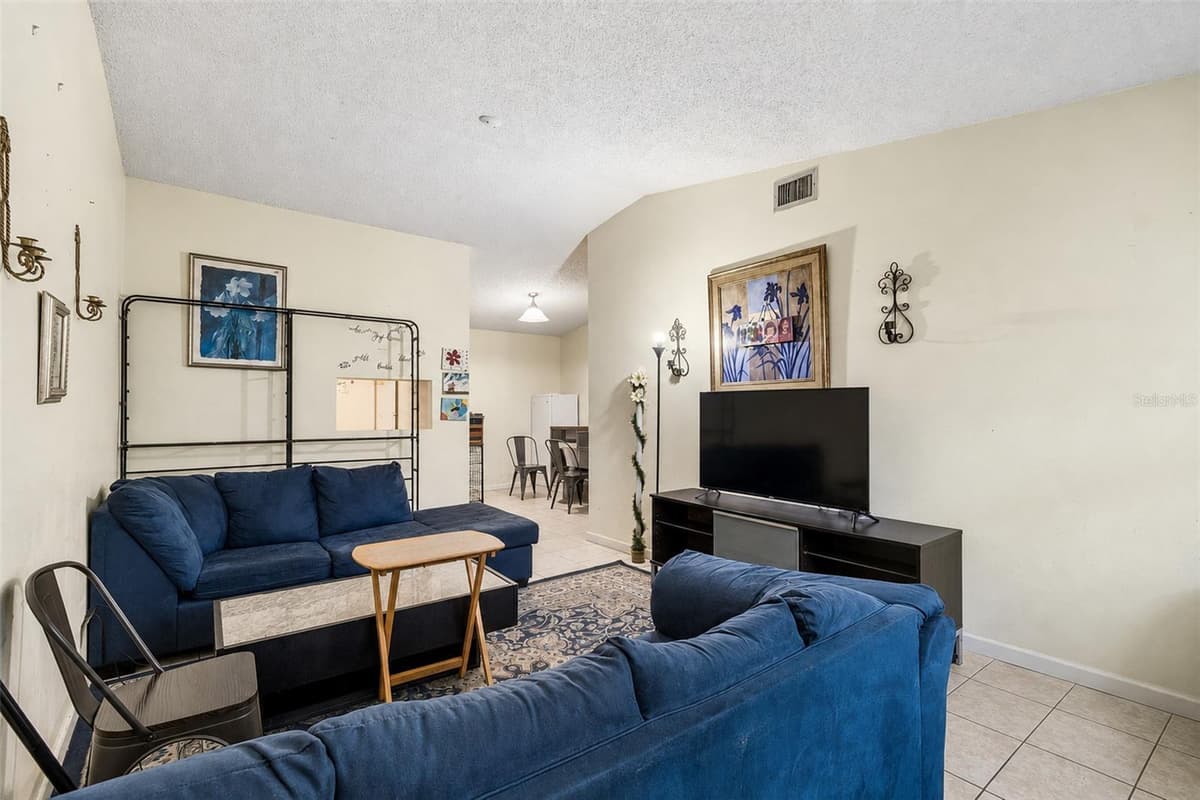 3132 BLOOMINGDALE VILLAS COURT — photo 42 of 90