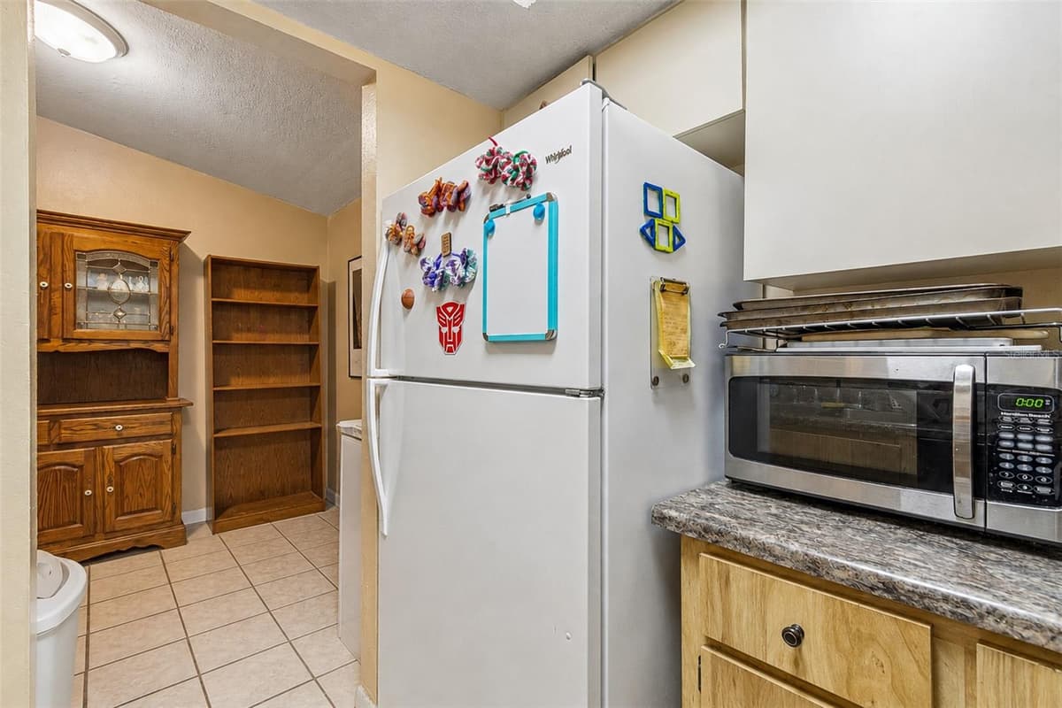 3132 BLOOMINGDALE VILLAS COURT — photo 13 of 90