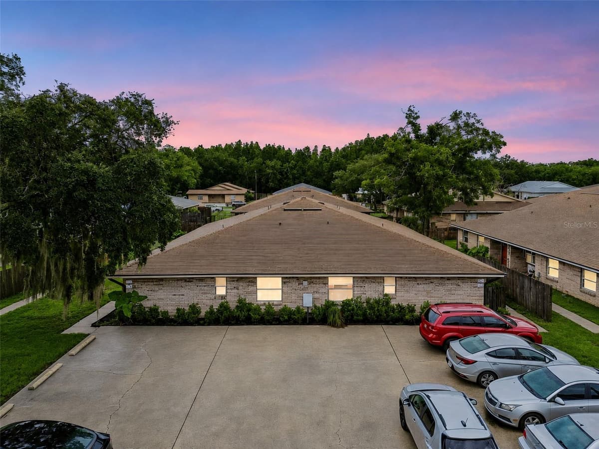 3132 BLOOMINGDALE VILLAS COURT — photo 77 of 90
