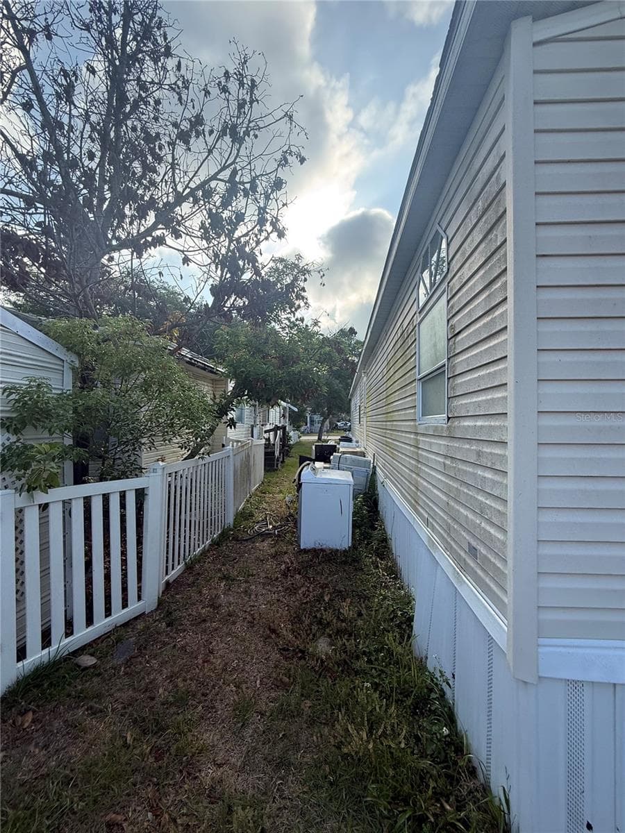 4439 AUTUMN PALM DRIVE — photo 7 of 30