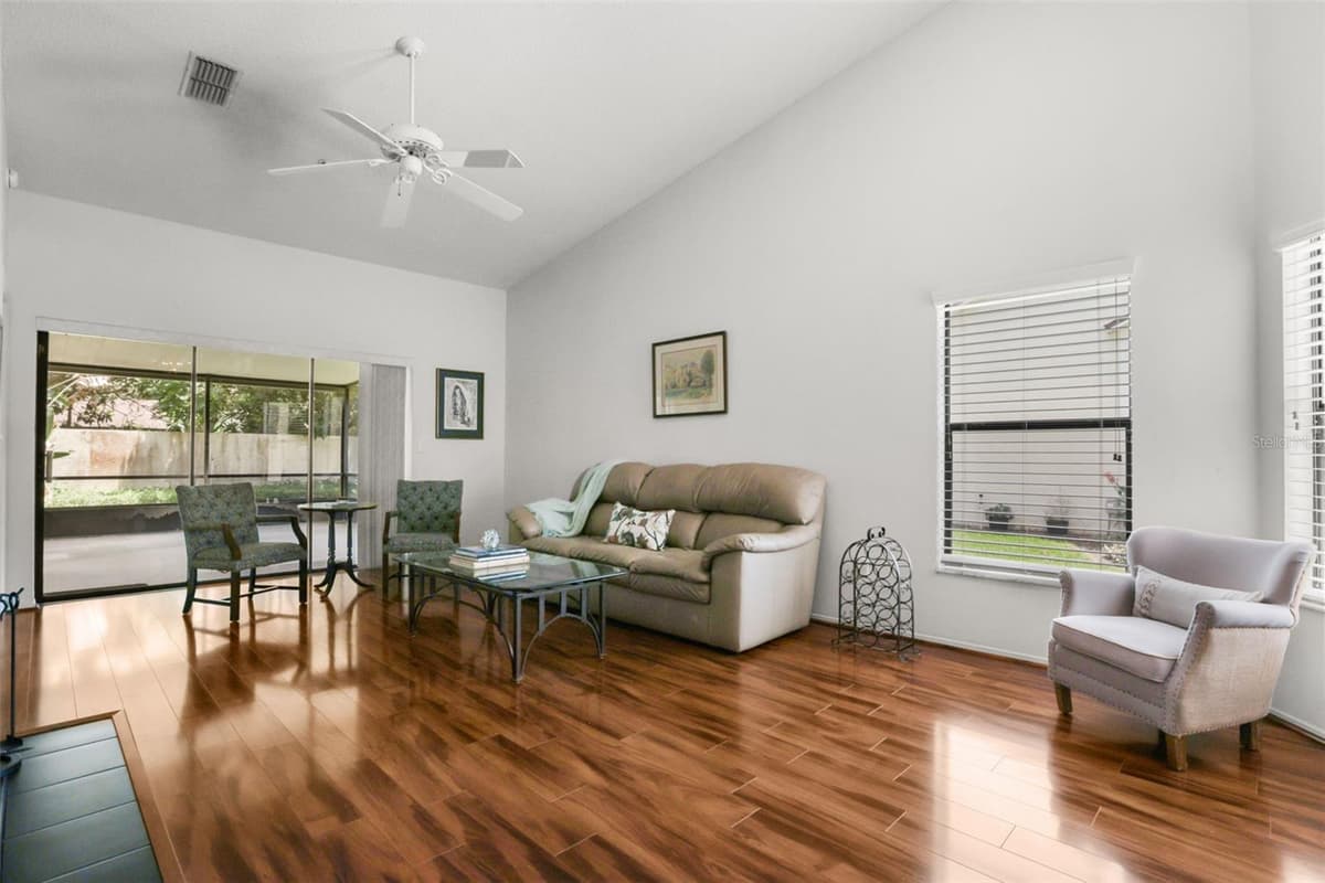 223 HERON STREET — photo 3 of 40