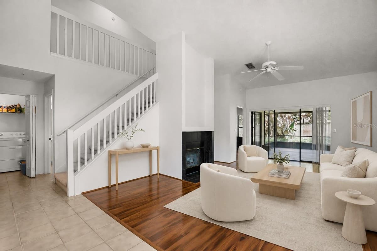 223 HERON STREET — photo 4 of 40