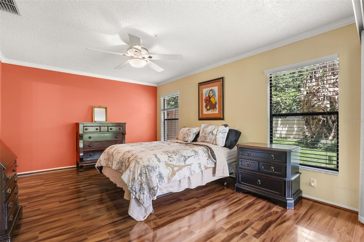 223 HERON STREET — photo 15 of 40
