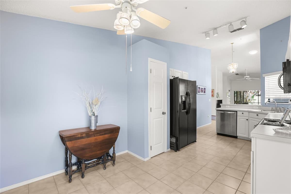 223 HERON STREET — photo 9 of 40
