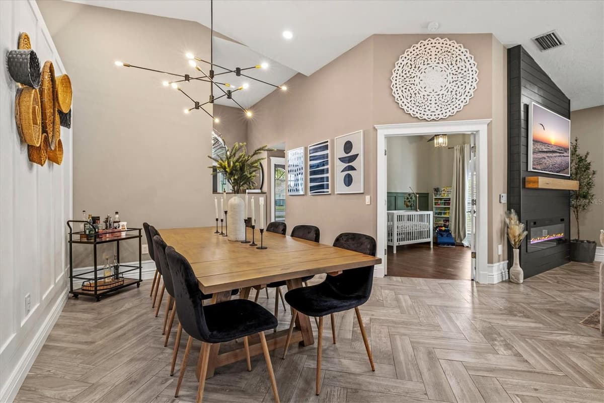 1059 TRUMAN STREET — photo 13 of 61