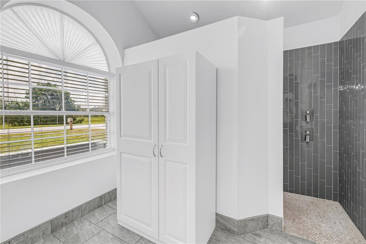 18812 BASCOMB LANE — photo 13 of 39